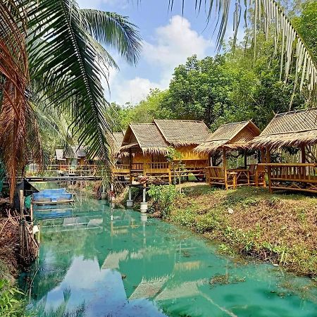 Nakhon Si Ban Na Homestay Nakhon Si Thammarat Bagian luar foto