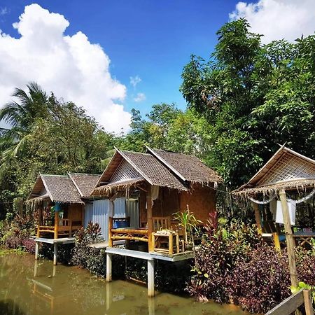 Nakhon Si Ban Na Homestay Nakhon Si Thammarat Bagian luar foto
