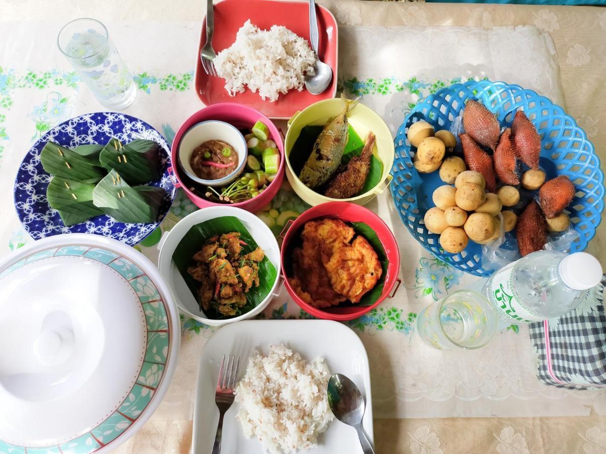 Nakhon Si Ban Na Homestay Nakhon Si Thammarat Bagian luar foto