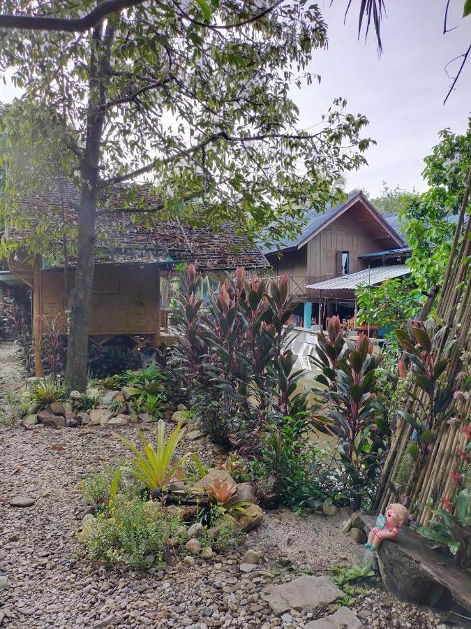 Nakhon Si Ban Na Homestay Nakhon Si Thammarat Bagian luar foto