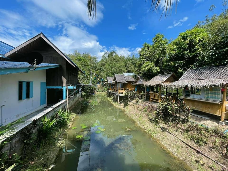 Nakhon Si Ban Na Homestay Nakhon Si Thammarat Bagian luar foto