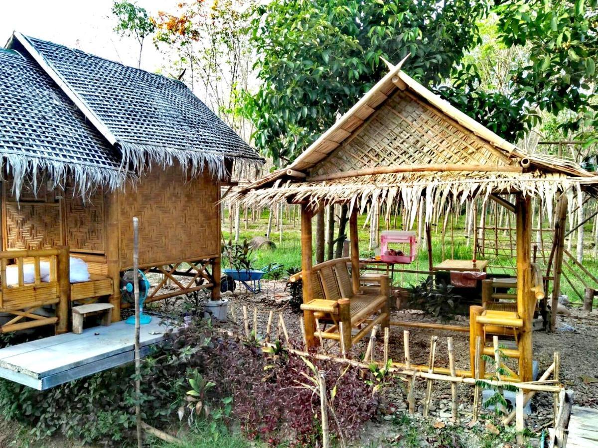 Nakhon Si Ban Na Homestay Nakhon Si Thammarat Bagian luar foto